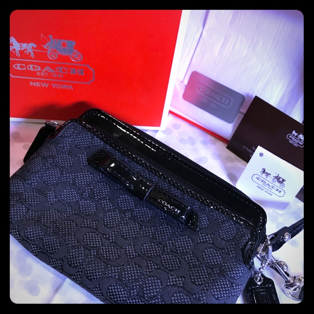COACH Black Double ZIP Small Wristlet